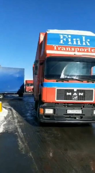 众联华运中亚汽运整车发车 众联华运中亚汽运整车发车