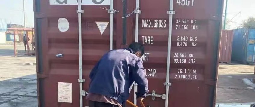 浅谈国际陆上运输货物保险在乌兹别克斯坦汽运专线中的应用