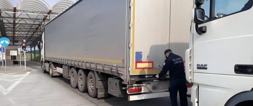 从中国到中亚，一条公路运输通道背后的竞争力正在重塑